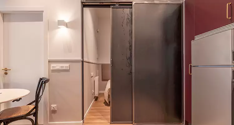 We Fix Closet Sliding Door in Winter Park, FL 