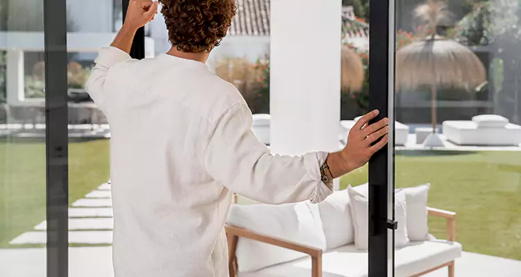 Sliding Screen Door Maintenance for Closing Issues in Winter Park, FL